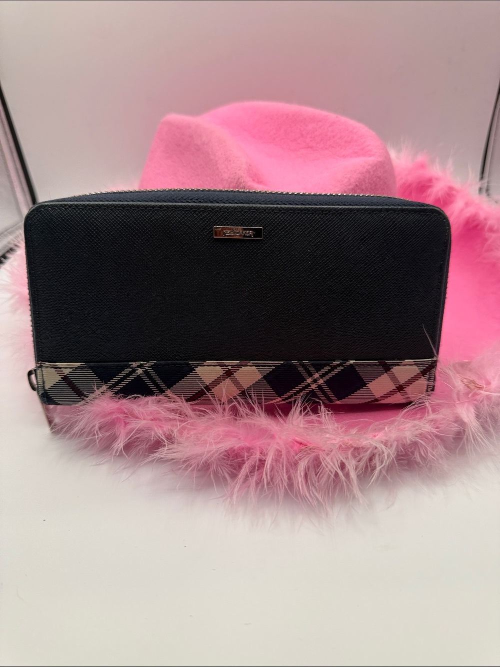NEWYORKER Round Zip Long Wallet Black Plaid Accent Zip Wallet